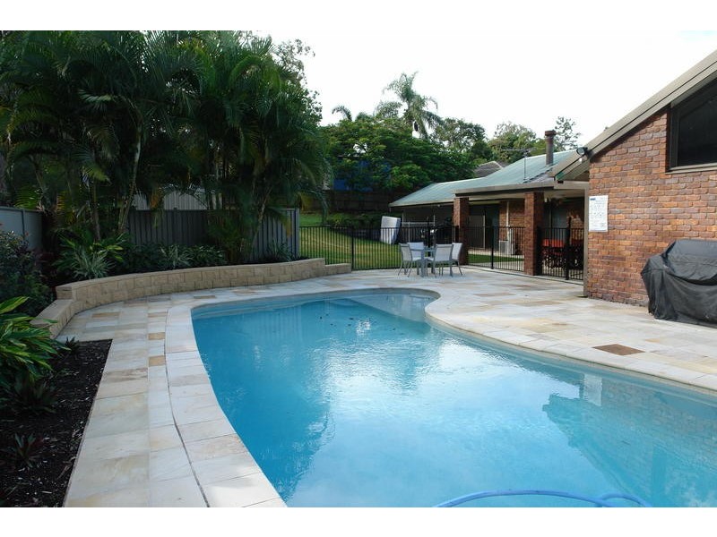 9 Pulas Place, Bellbowrie QLD 4070